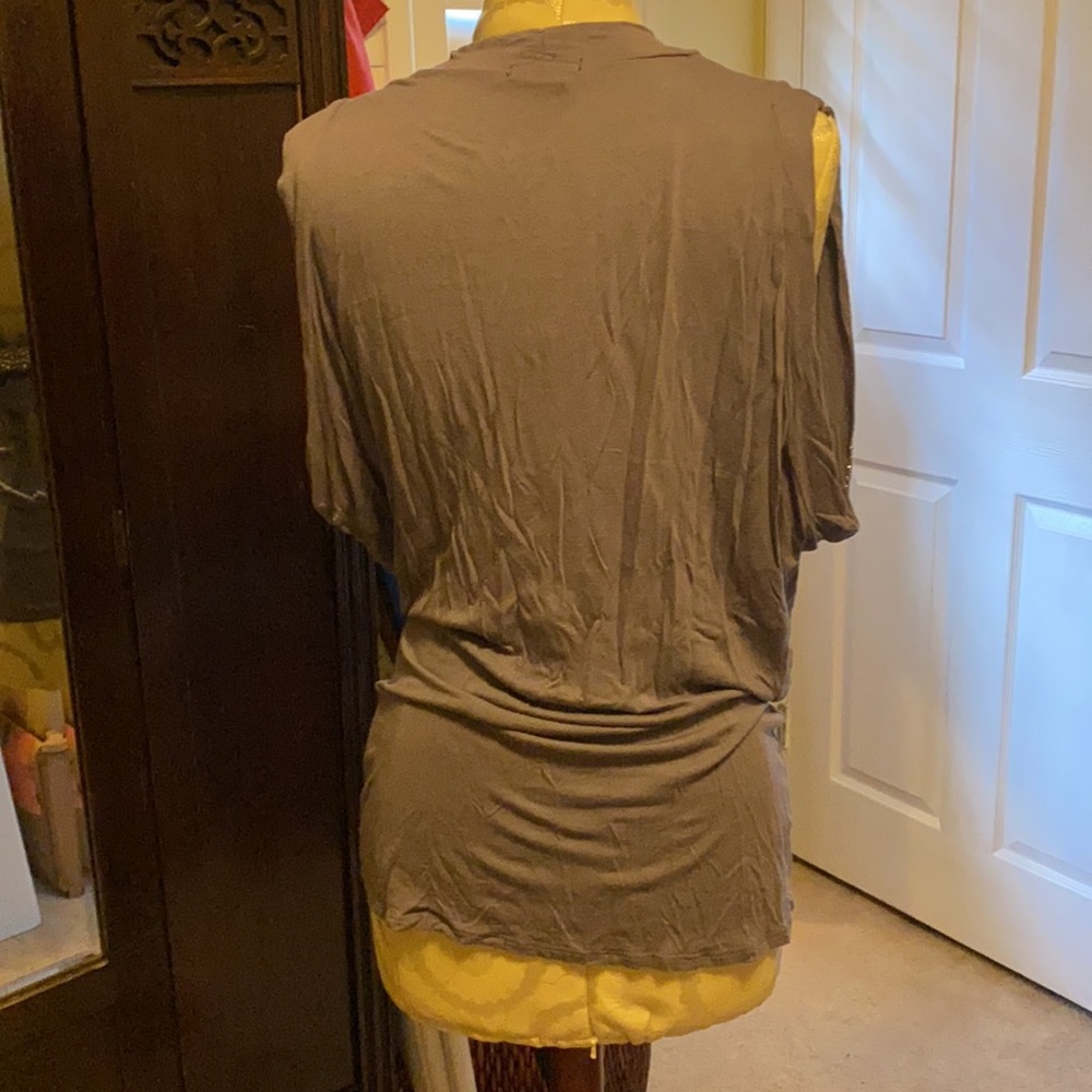 Periwinkle top - Picture 3 of 4